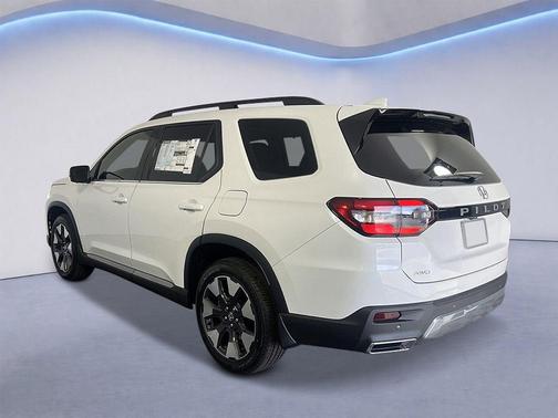 Platinum White Pearl 2026 Honda Pilot Elite