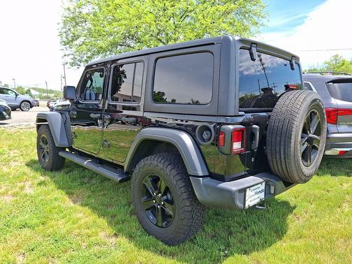 Black Clearcoat 2020 Jeep Wrangler Unlimited Sport Altitude