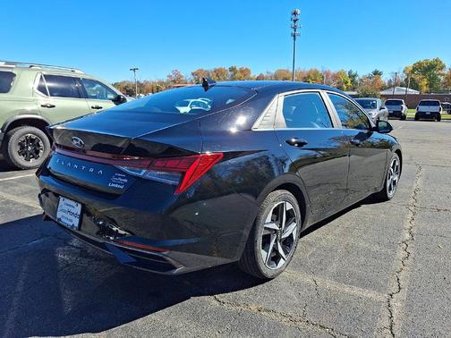 Phantom Black 2023 Hyundai ELANTRA Limited