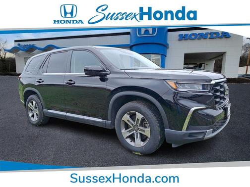 Crystal Black Pearl 2023 Honda Pilot EX-L 7-Passenger