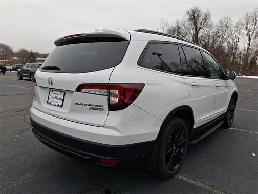 2022 Honda Pilot Black Edition