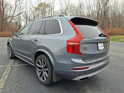 2019 Volvo XC90 T6 Momentum