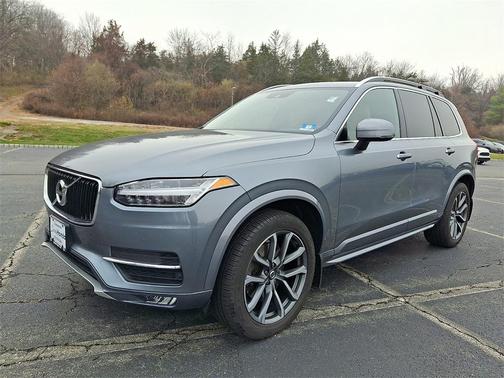 2019 Volvo XC90 T6 Momentum