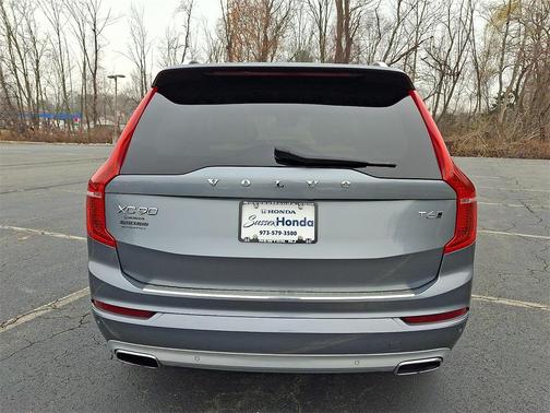 2019 Volvo XC90 T6 Momentum