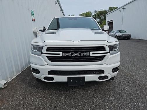 2022 RAM 1500 Laramie Crew Cab 4x4 57' Box