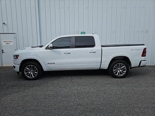 2022 RAM 1500 Laramie Crew Cab 4x4 57' Box