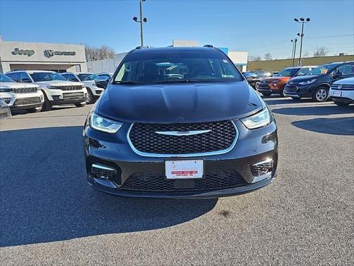 2023 Chrysler Pacifica Limited AWD