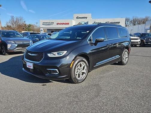 2023 Chrysler Pacifica Limited AWD
