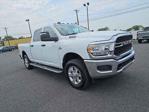 2023 RAM 2500 Tradesman Crew Cab 4x4 64' Box