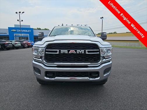 2023 RAM 2500 Tradesman Crew Cab 4x4 64' Box