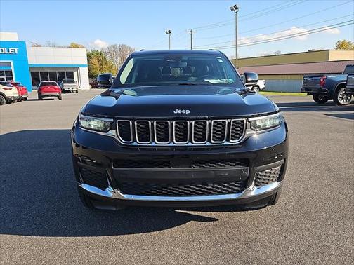 2023 Jeep Grand Cherokee L Laredo 4x4