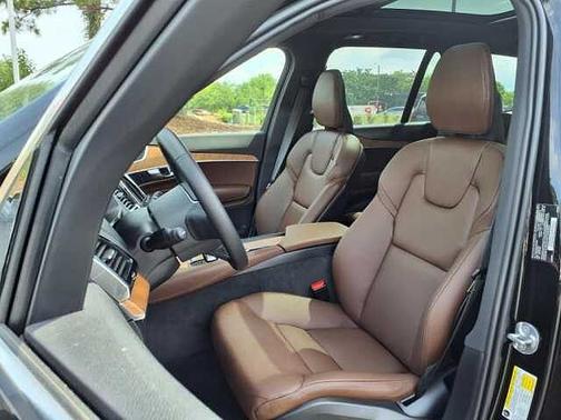 2025 Volvo XC90 Plus