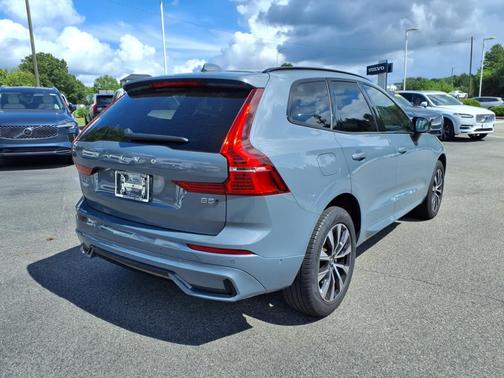2023 Volvo XC60 B5 AWD Plus Dark