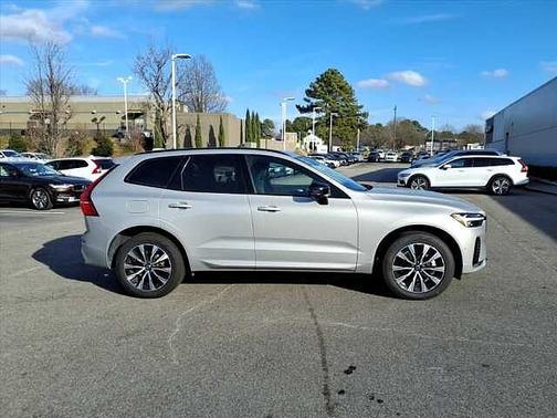 2025 Volvo XC60 Plus