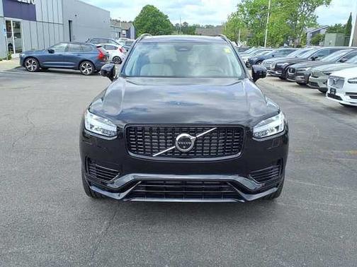 2023 Volvo XC90 Plus
