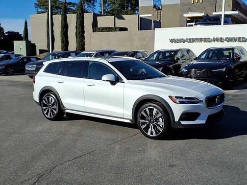 2026 Volvo V60 Cross Country Ultra