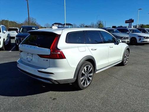 2026 Volvo V60 Cross Country Ultra