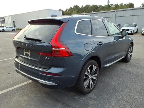 2023 Volvo XC60 B5 FWD Plus Bright