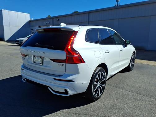 2023 Volvo XC60 B5 AWD Plus Dark