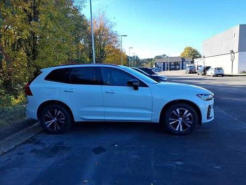 2025 Volvo XC60 Core