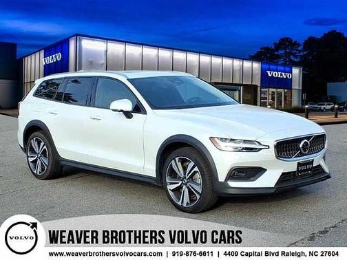 2023 Volvo V60 Cross Country Plus