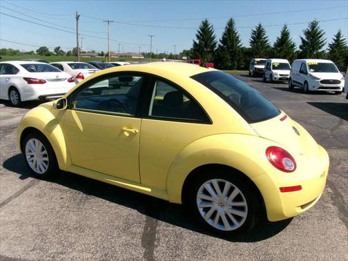 2008 Volkswagen New Beetle S