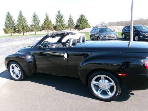 2003 Chevrolet SSR LS