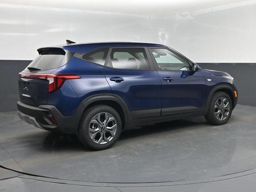 Dark Ocean Blue 2026 Kia Seltos LX
