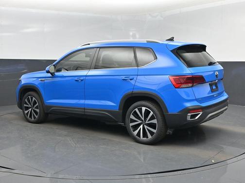 Blue 2022 Volkswagen Taos 1.5T SE
