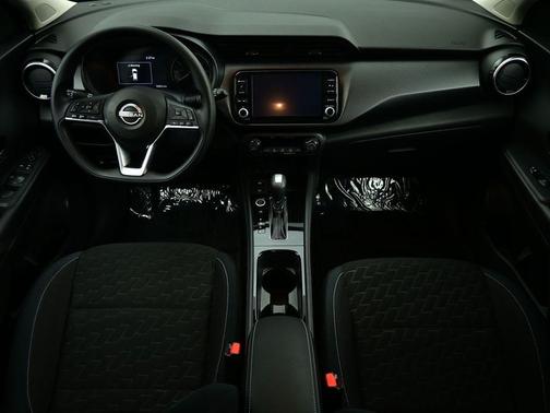 2022 Nissan Kicks SV