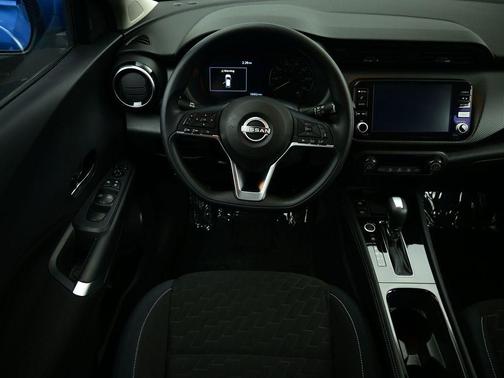 2022 Nissan Kicks SV