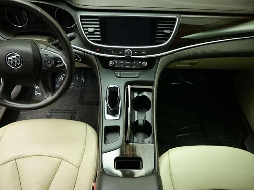 2017 Buick LaCrosse Essence