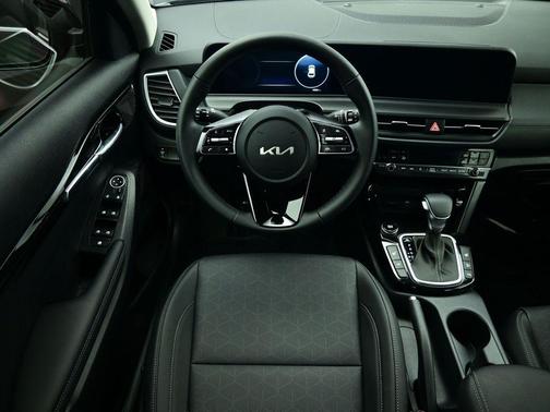 Fusion Black 2025 Kia Seltos EX