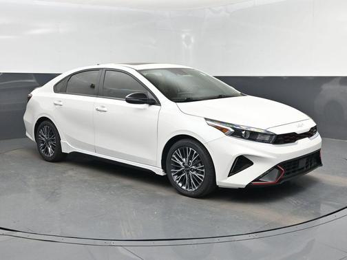 Snow White Pearl 2024 Kia Forte GT-Line