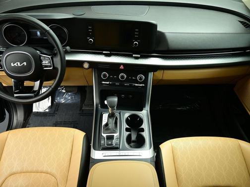 2023 Kia Carnival LX