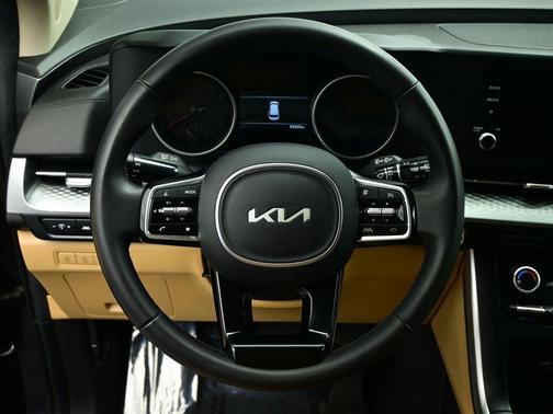 2023 Kia Carnival LX