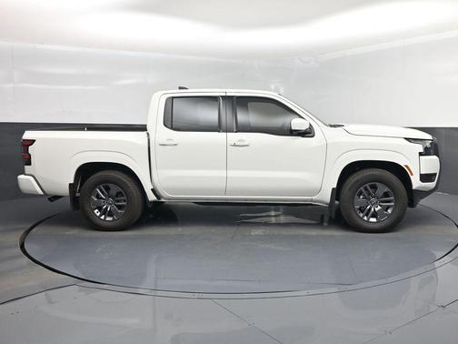 Glacier White 2026 Nissan Frontier SV