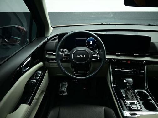 2024 Kia Carnival SX