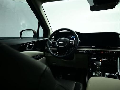 2024 Kia Carnival SX