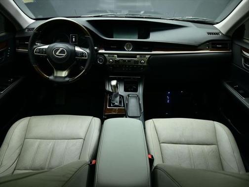 2016 Lexus ES 350 Base