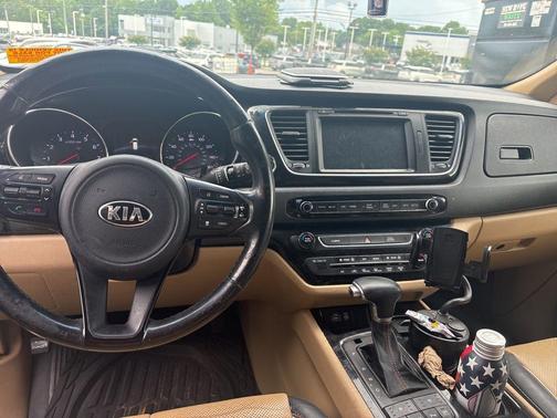 Aurora Black 2017 Kia Sedona SX