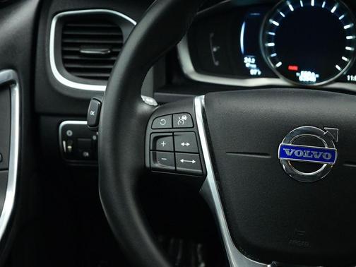 2016 Volvo S60 Cross Country T5 Platinum