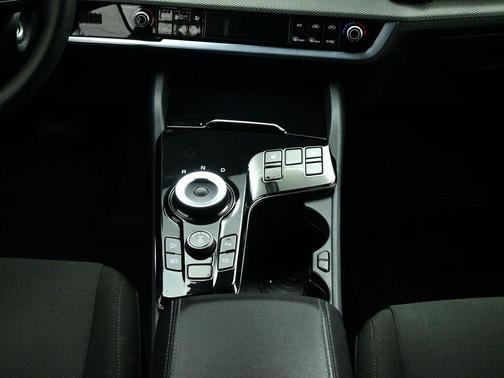 2024 Kia Sportage Hybrid LX