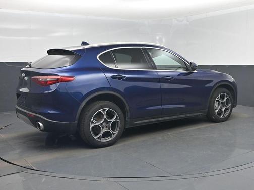 2018 Alfa Romeo Stelvio Base