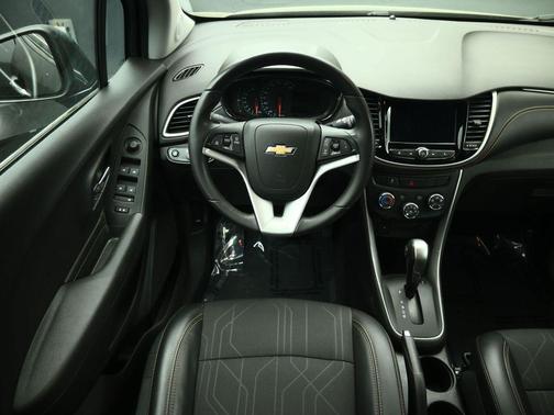 Nightfall Gray Metallic 2019 Chevrolet Trax LT