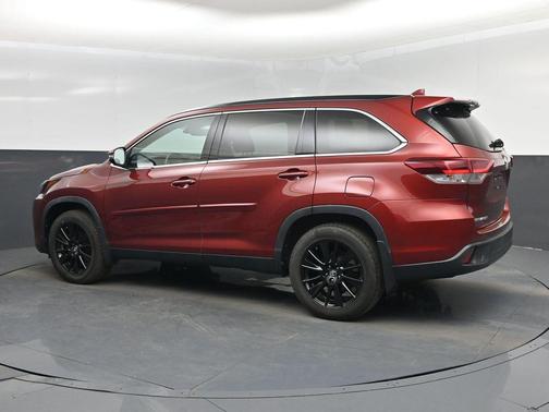 Salsa Red Pearl 2019 Toyota Highlander SE