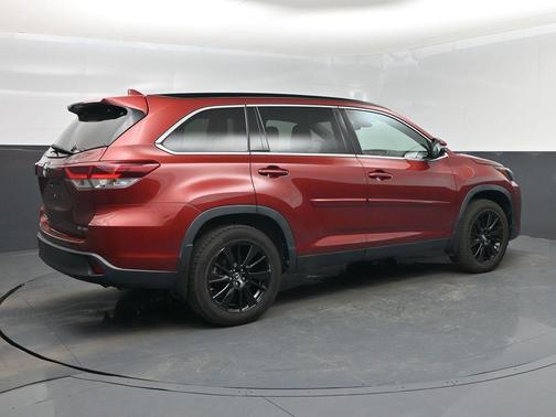 Salsa Red Pearl 2019 Toyota Highlander SE