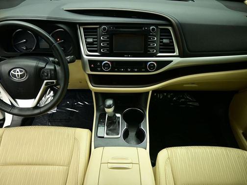 2015 Toyota Highlander LE Plus