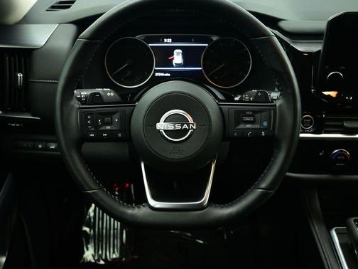 2024 Nissan Pathfinder SL 4WD