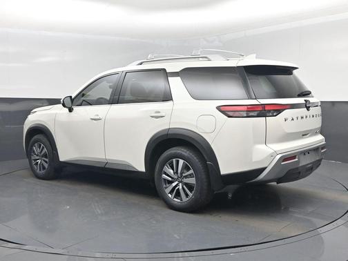 2024 Nissan Pathfinder SL 4WD